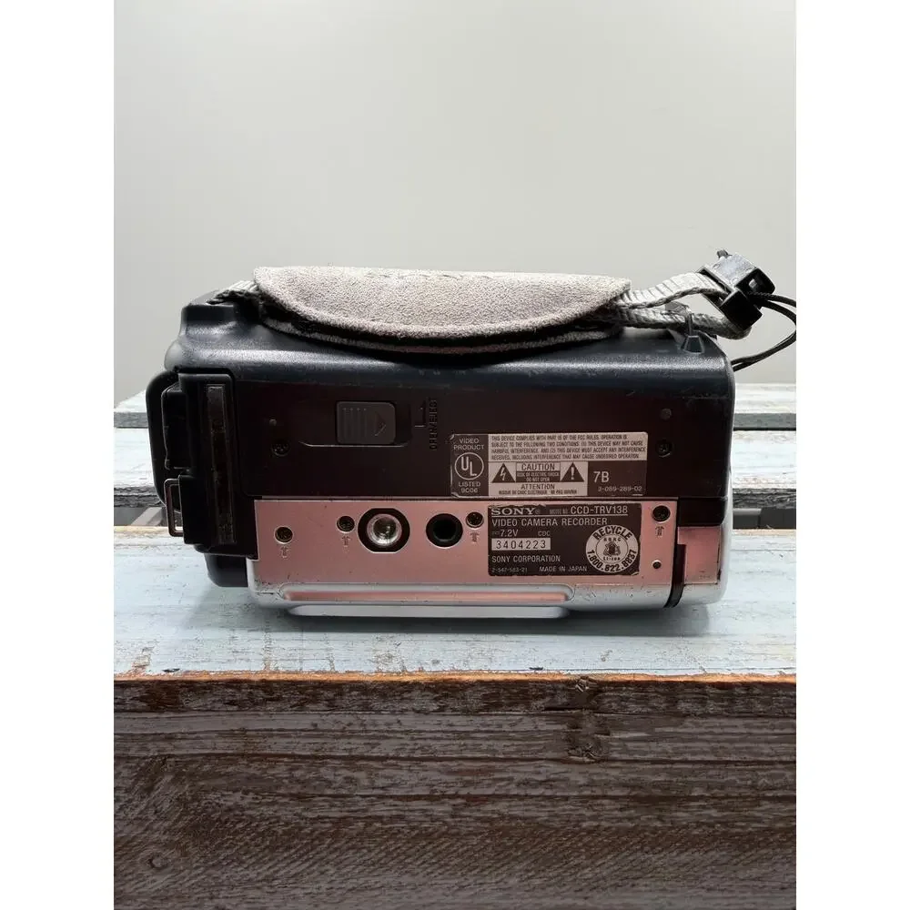 Sony Handycam CCD-TRV138 Video Hi8 Camcorder - (Tested and Working)